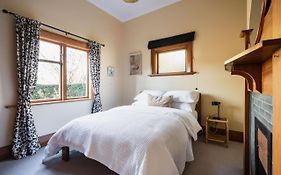 Cottage On Aotea